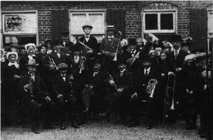 De eerste foto (voor zover bekend) van het Woensels Muziek Corps